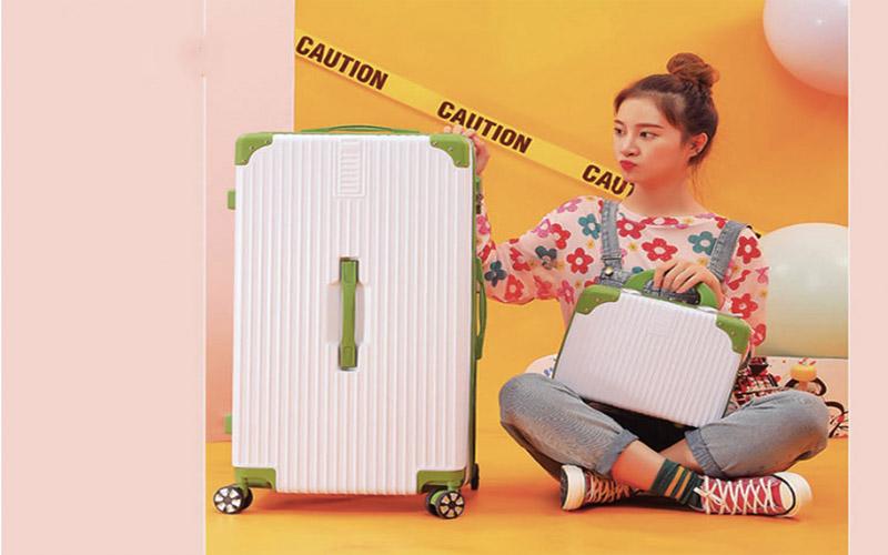 Dòng vali combo vali túi xách nhựa cao cấp thoải mái mang theo đầy đủ đồ dùng và thật nhiều bộ cánh xinh đẹp khi đi du lịch