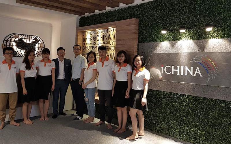 Đội ngũ nhân viên chuyên nghiệp của iChina sẵn sàng tư vấn hỗ trợ đặt hàng Quảng Châu giúp bạn